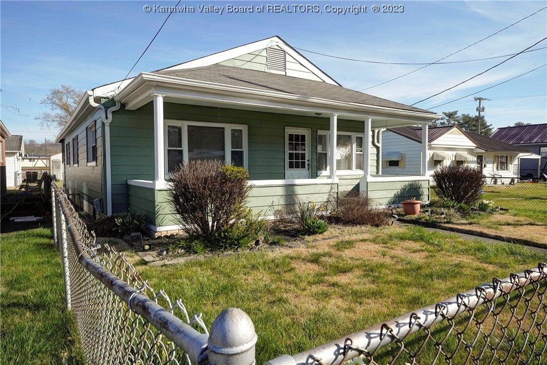 Property Photo: 4312 Blackwell Street WV 25309