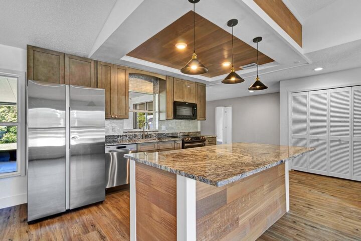 Property Photo:  4610 Summerbrook Court  FL 32818 