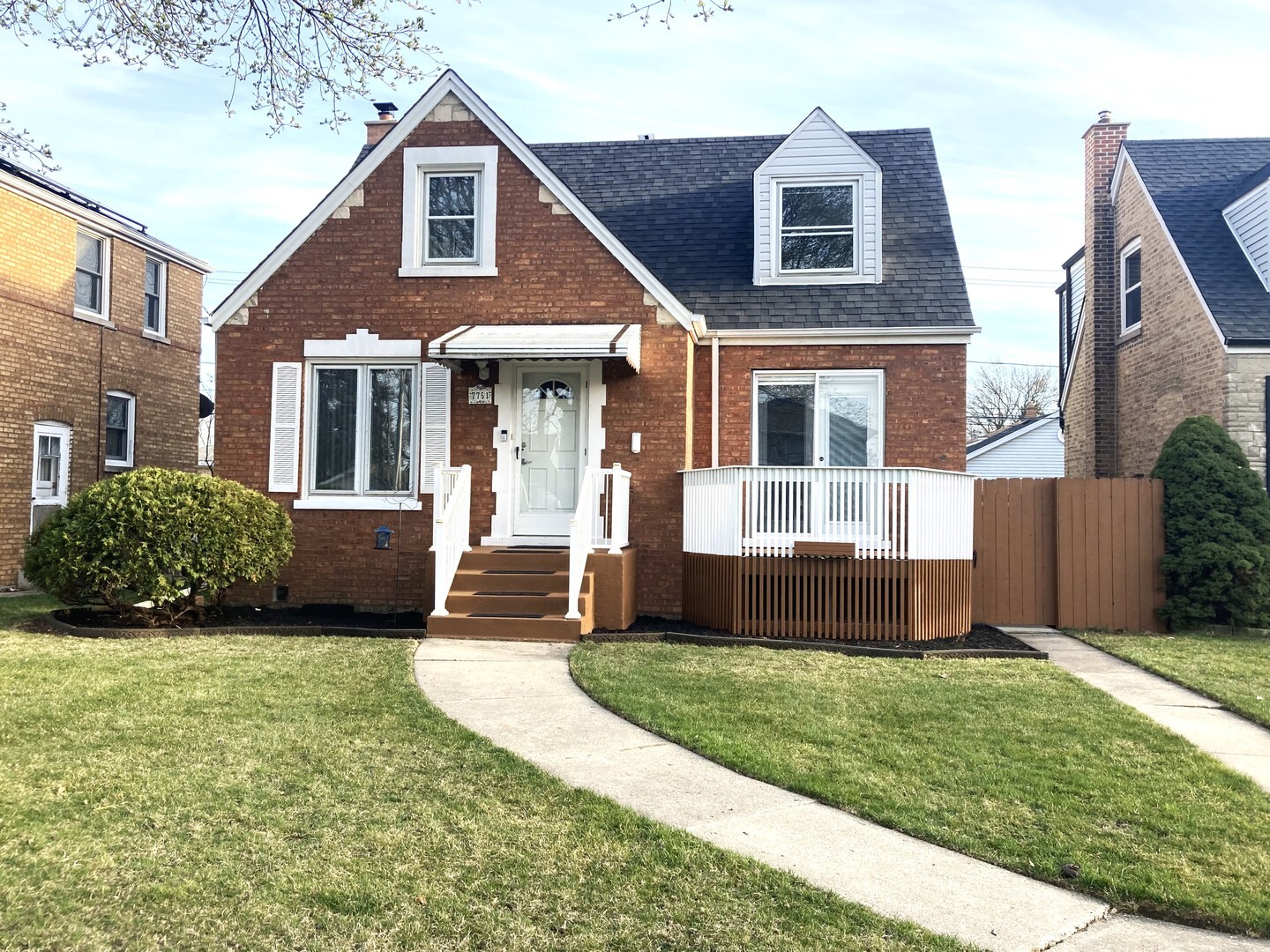 Property Photo: 7751 W Bryn Mawr Avenue IL 60631