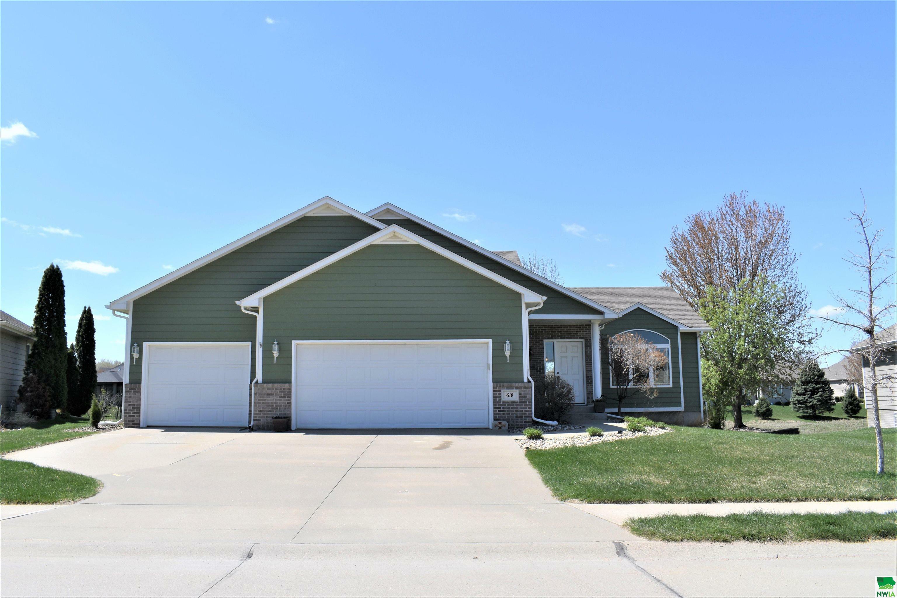 Property Photo:  618 Prairie Blvd  SD 57049 