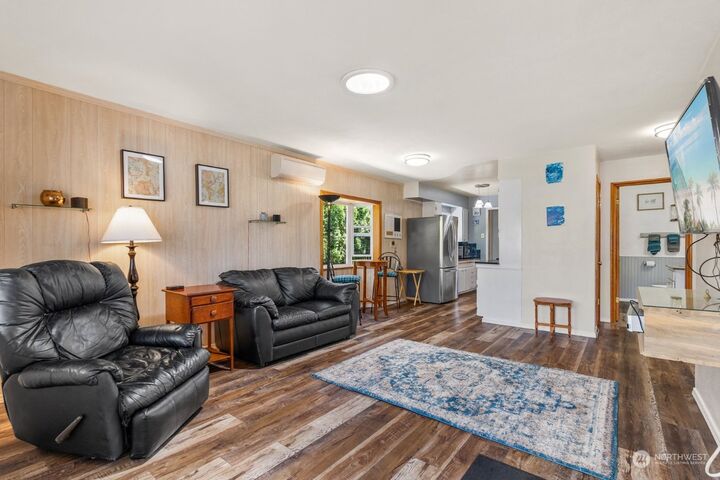 Property Photo:  815 W Vine Street  WA 98565 