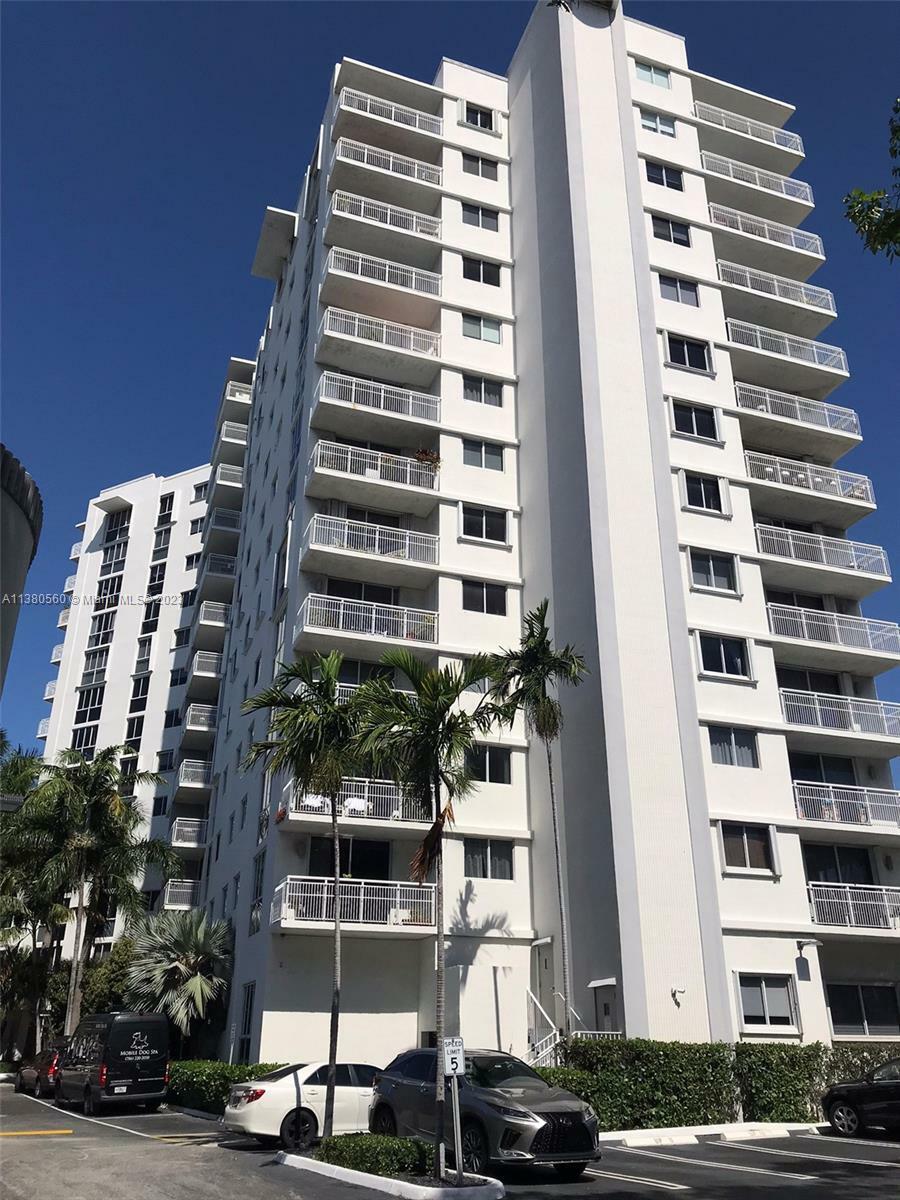 Property Photo: 1688 West Avenue 409 FL 33139