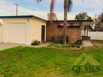 Property Photo:  625 Francis Street  CA 93308 