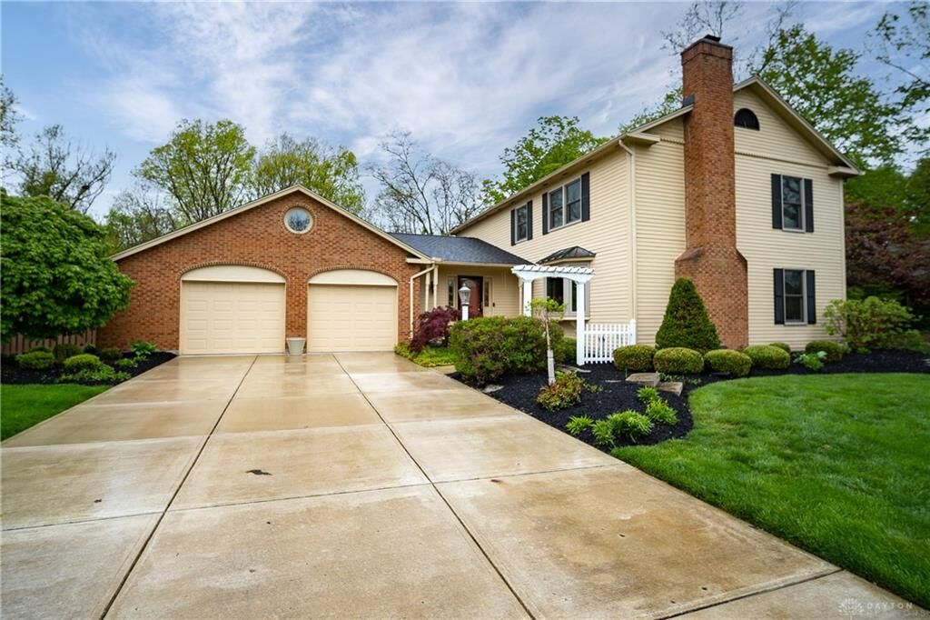 Property Photo:  6805 Trailview Drive  OH 45414 