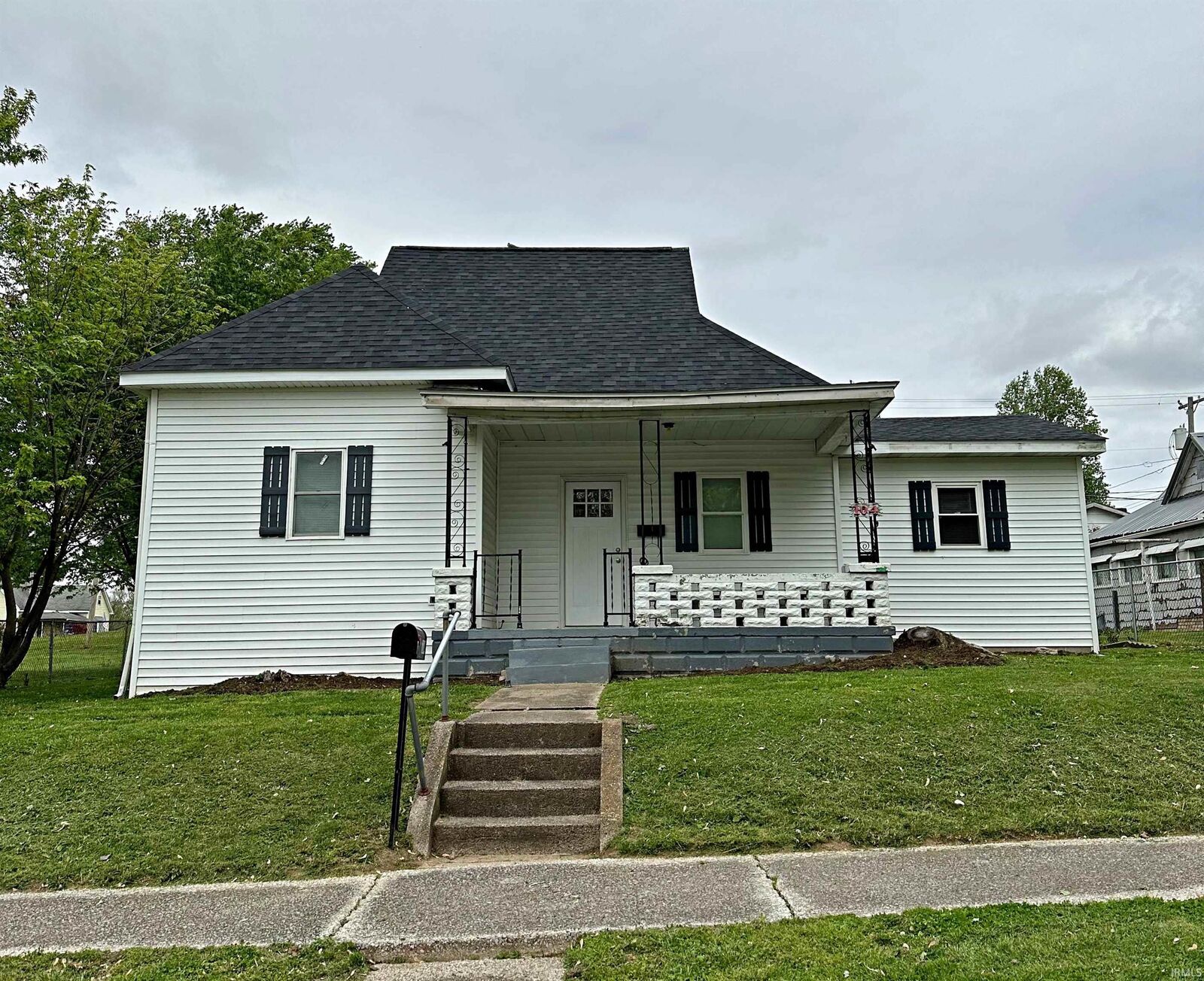 Property Photo:  104 E George Street  IN 47501 