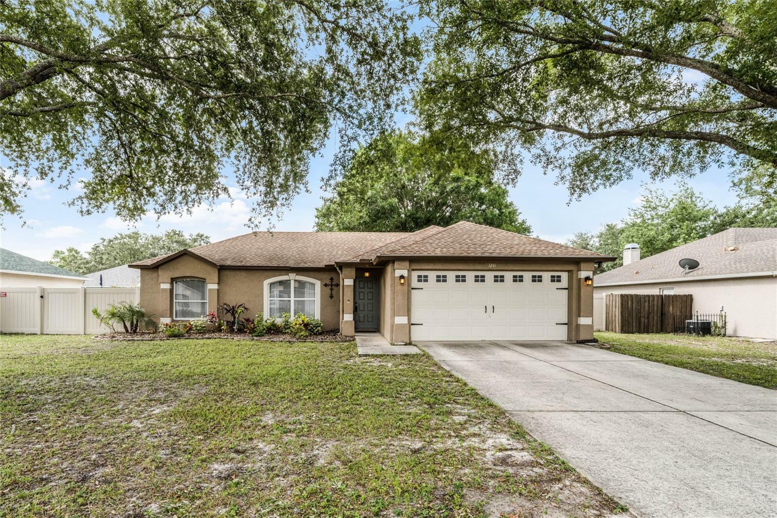 Property Photo:  3241 Kings Ridge Terrace  FL 32725 