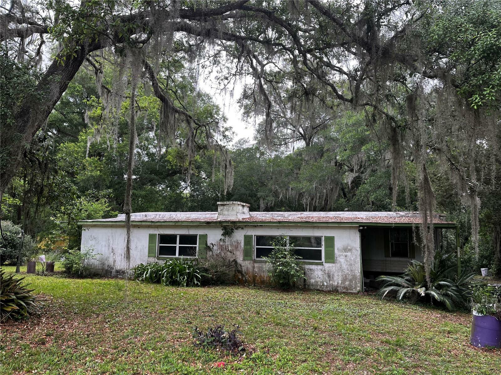 Property Photo:  3088 SE 18th Avenue  FL 32641 