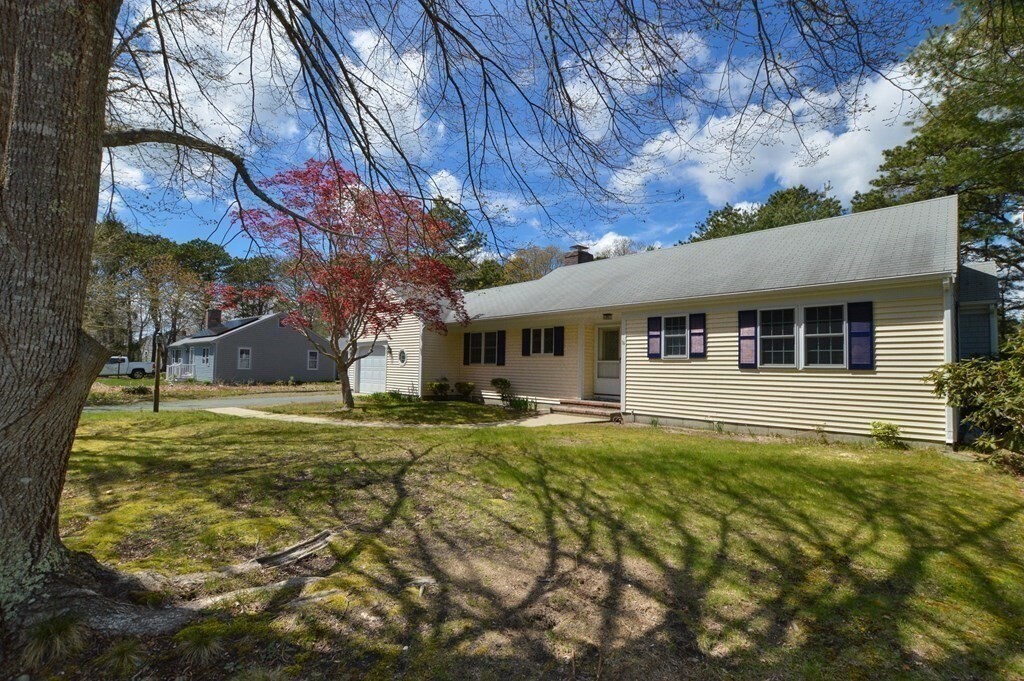 Property Photo:  16 Monomoy Rd  MA 02664 