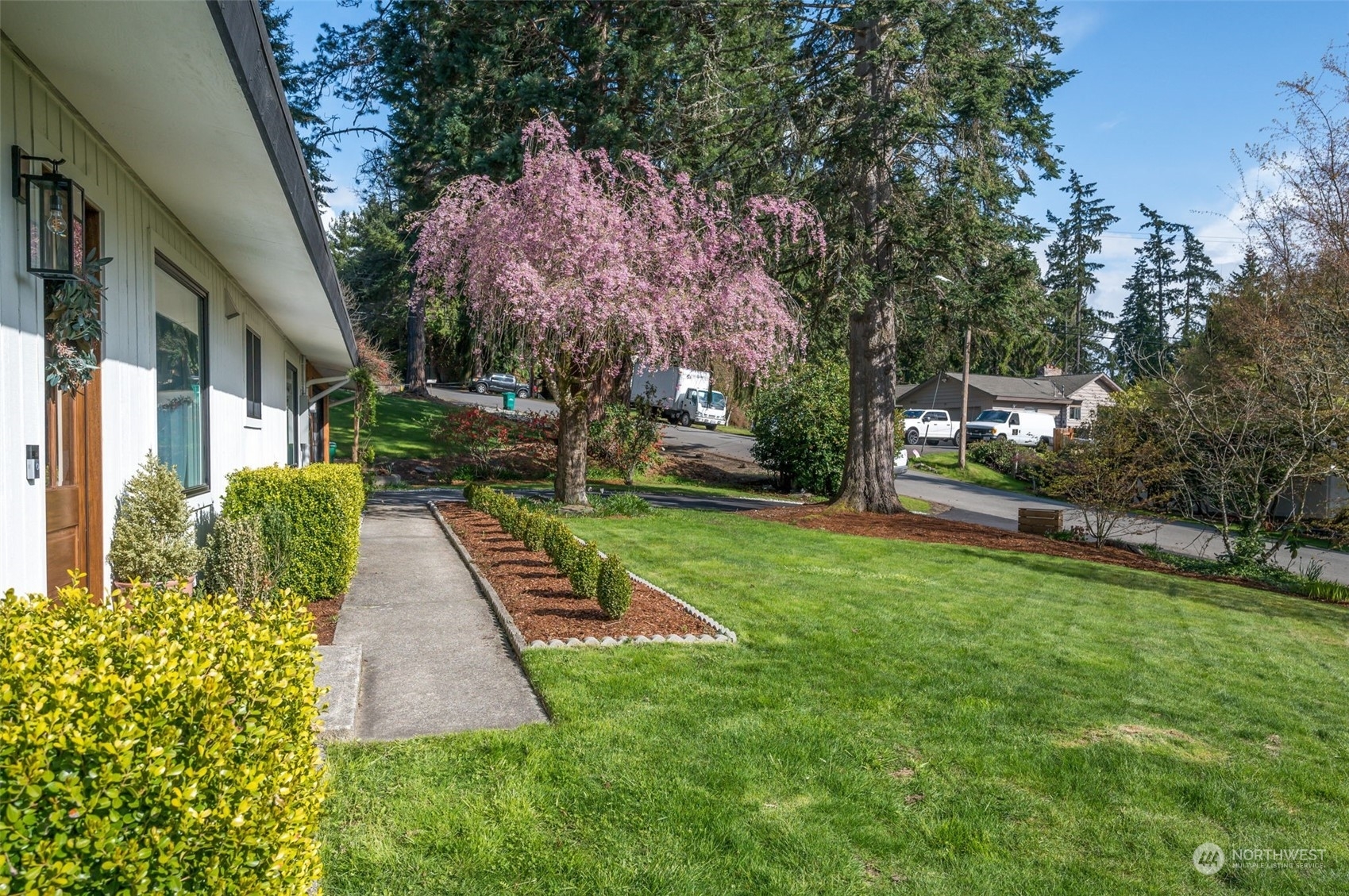 Property Photo:  16722 NE 87th Street  WA 98052 