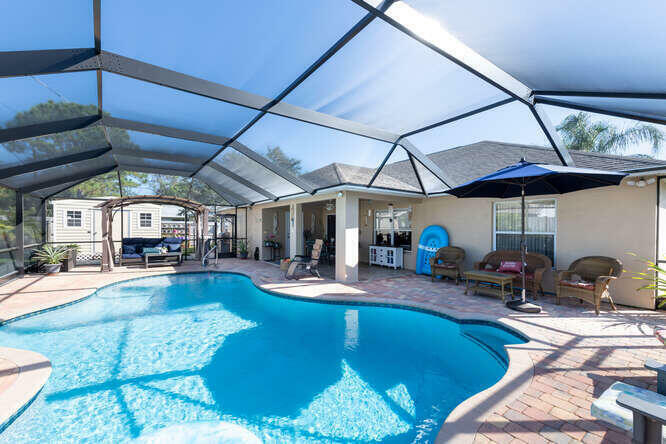 Property Photo:  1750 SE Gaskins Circle  FL 34952 