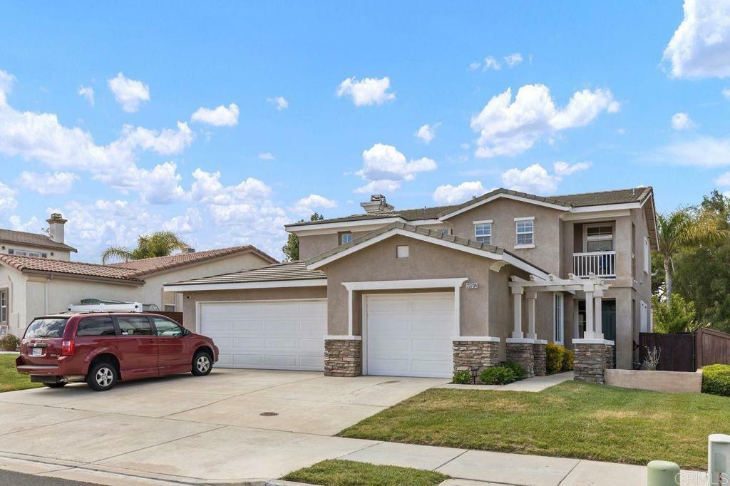 Property Photo: 23734 Scarlet Oak Dr. CA 92562