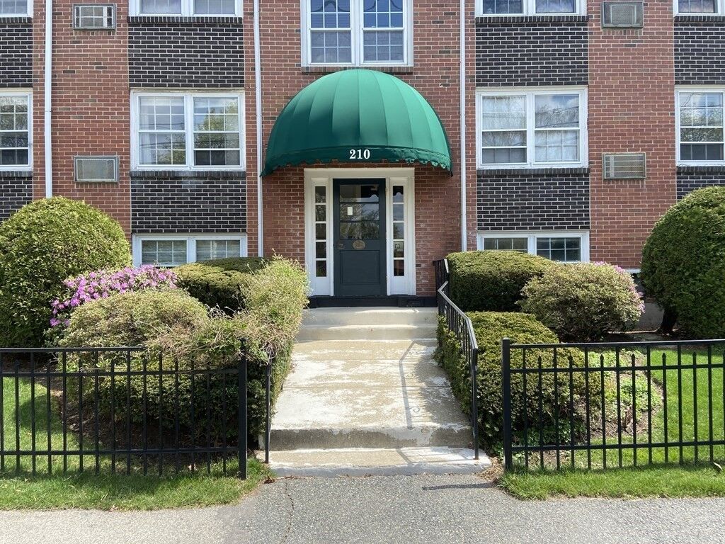 Property Photo:  210 Hillside Ave 22  MA 02494