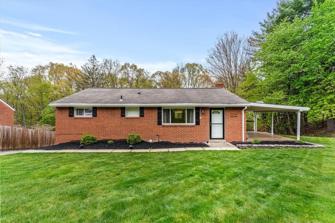 Property Photo: 1433 Lakeside Drive PA 15101