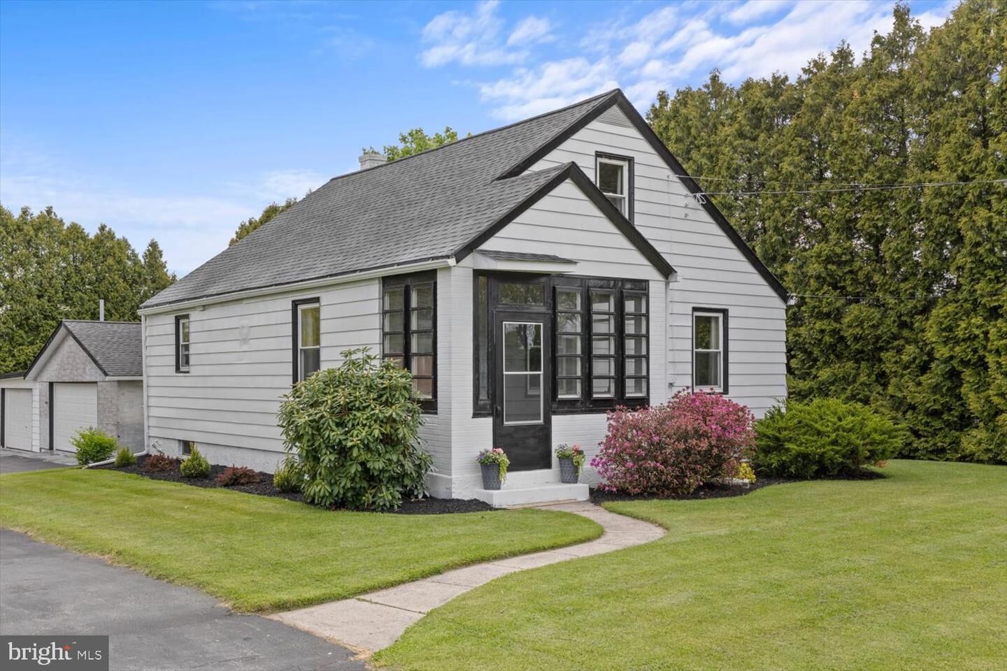 Property Photo:  552 Mohns Hill Road  PA 19608 