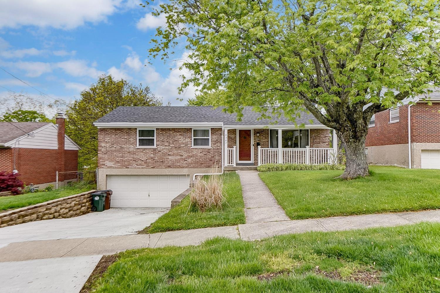 Property Photo: 4367 Airycrest Ln OH 45211
