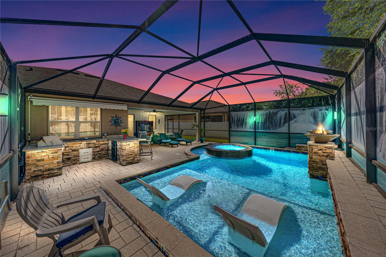 Property Photo: 1525 Banner Elk Street FL 33594