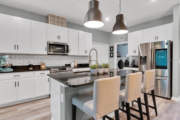 Property Photo:  5870 Bungalow Grove Court  FL 34221 