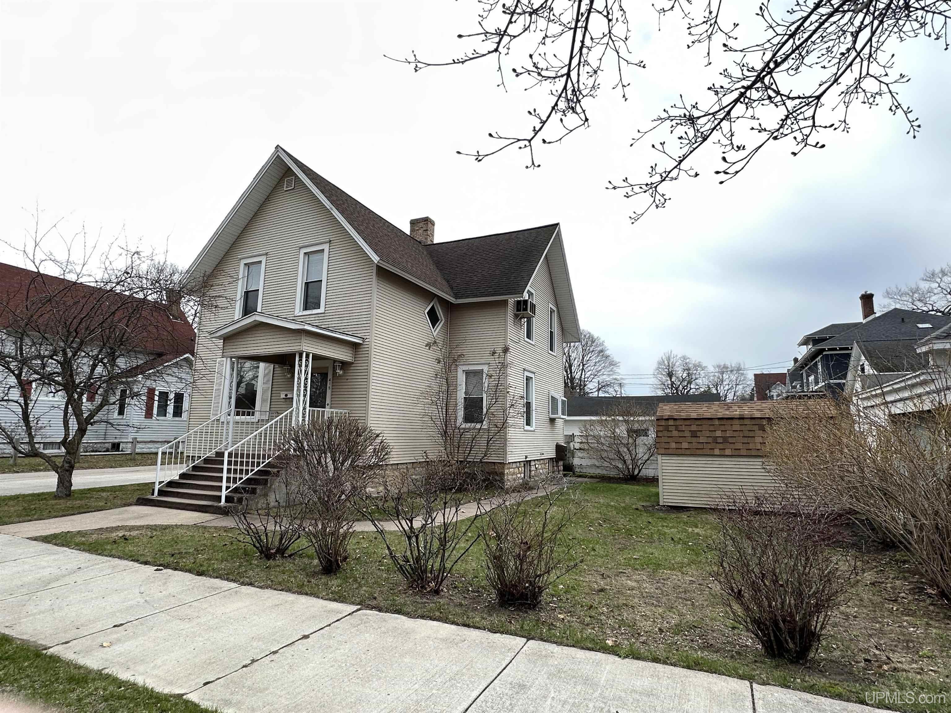 Photo de la propriété:  415 S 2nd Ave  MI 49829 