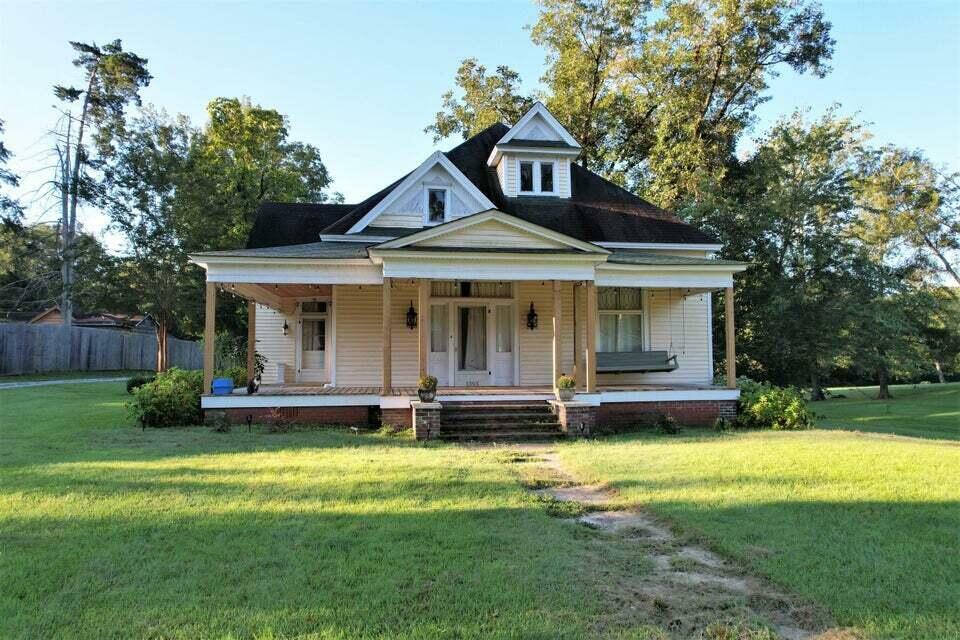 Property Photo: 1393 North St. MS 38868