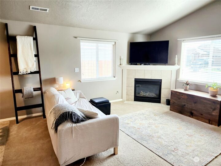 Property Photo: 1242 SW Carver Street WA 99324