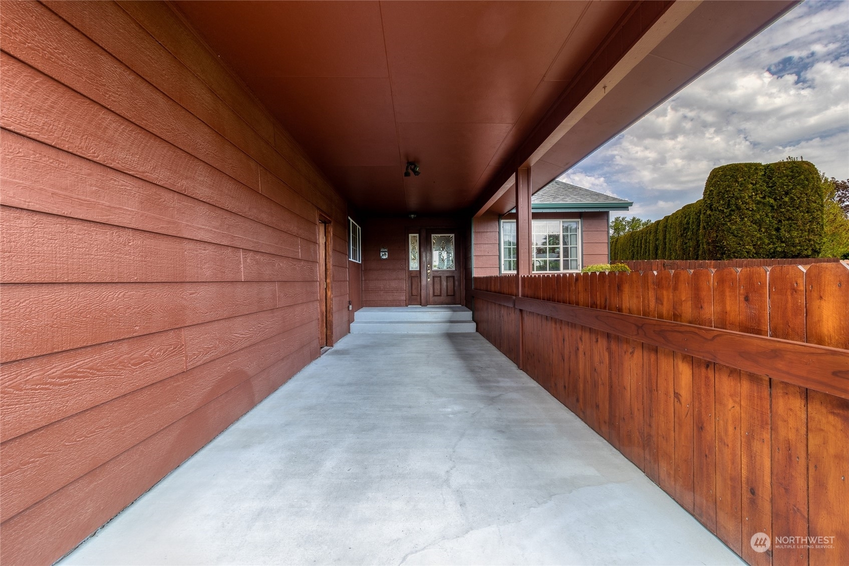 Property Photo:  2104 Flint Place  WA 99362 