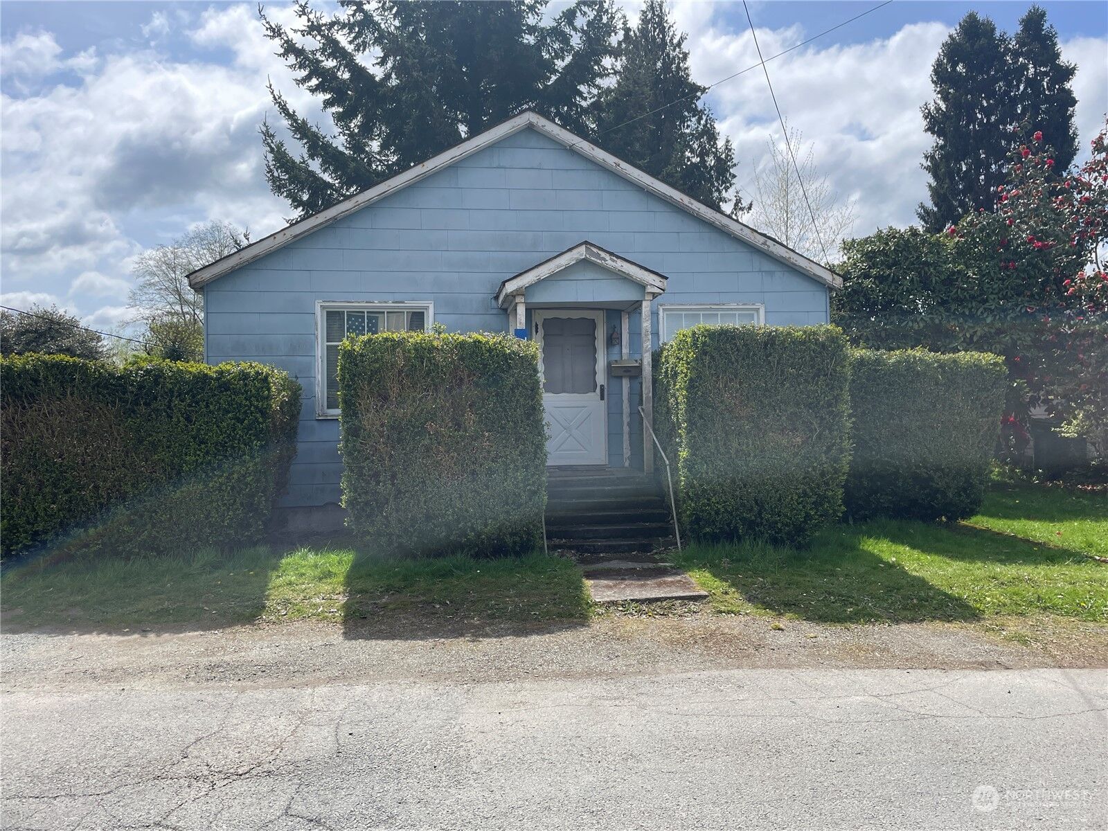 Home for sale in Burlington 718 E Sharon Avenue, Burlington, WA 98233