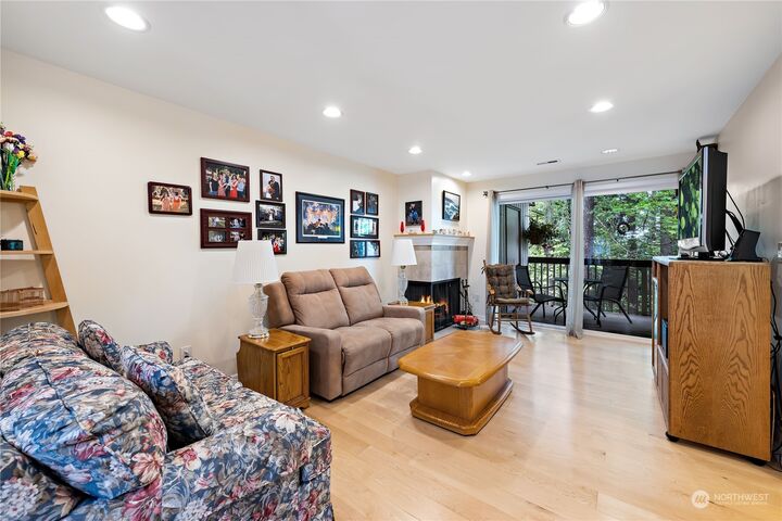 Property Photo:  10819 NE 37th Place 225  WA 98004 