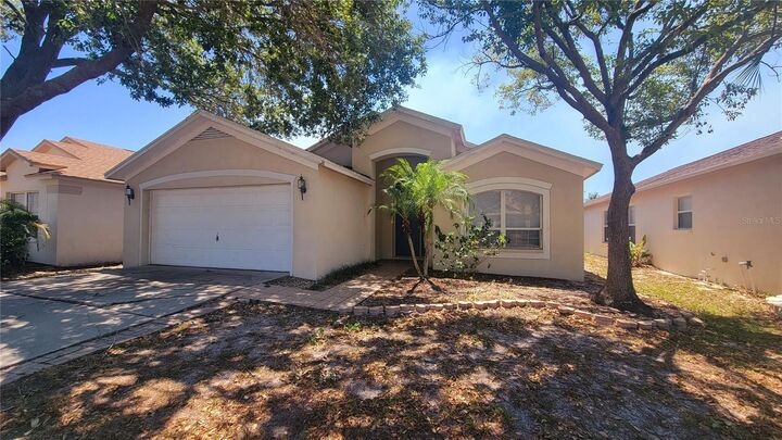 Property Photo: 4310 Horseshoe Pick Lane FL 33594
