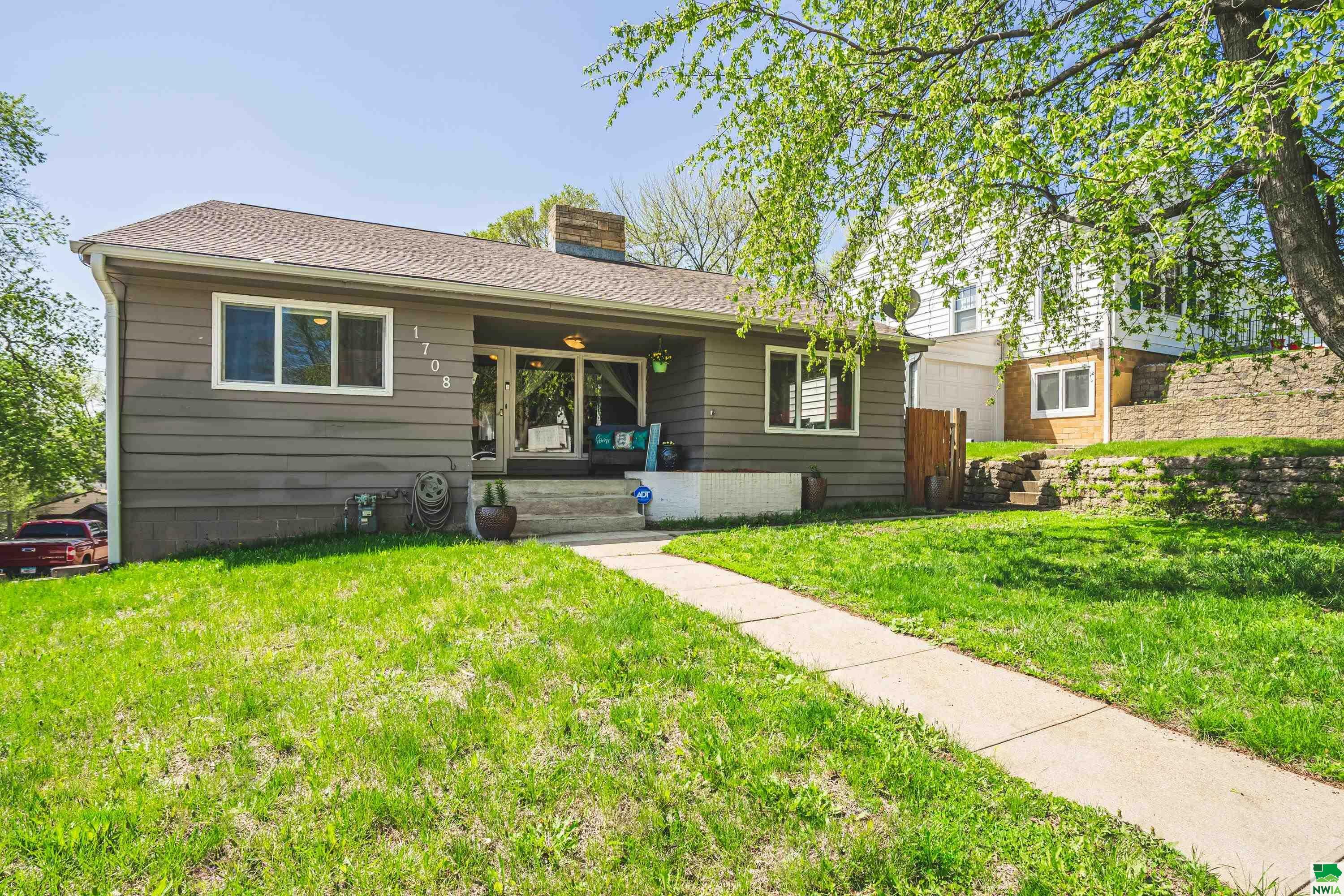 Property Photo:  1708 W 17th St  IA 51103 