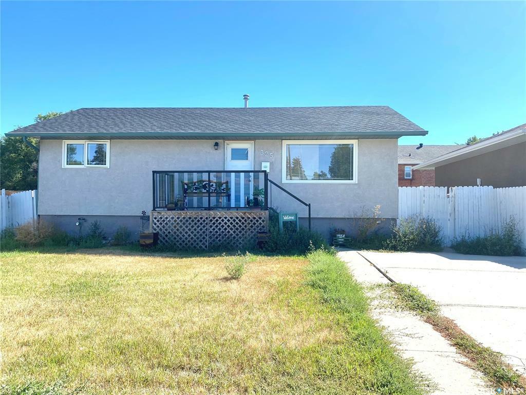 325 2nd Avenue NW  Swift Current SK S9H 0P5 photo