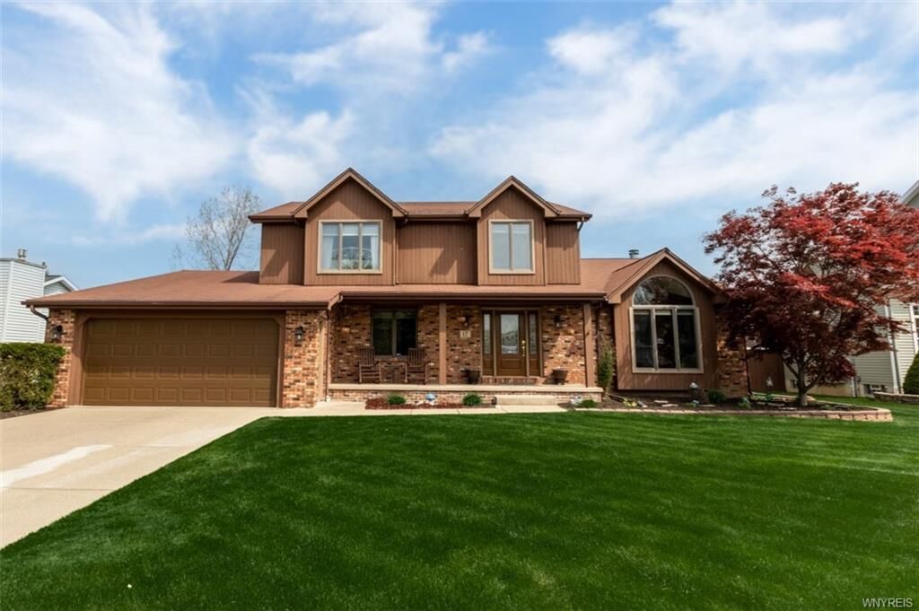 Property Photo:  17 Luther Lane  NY 14072 