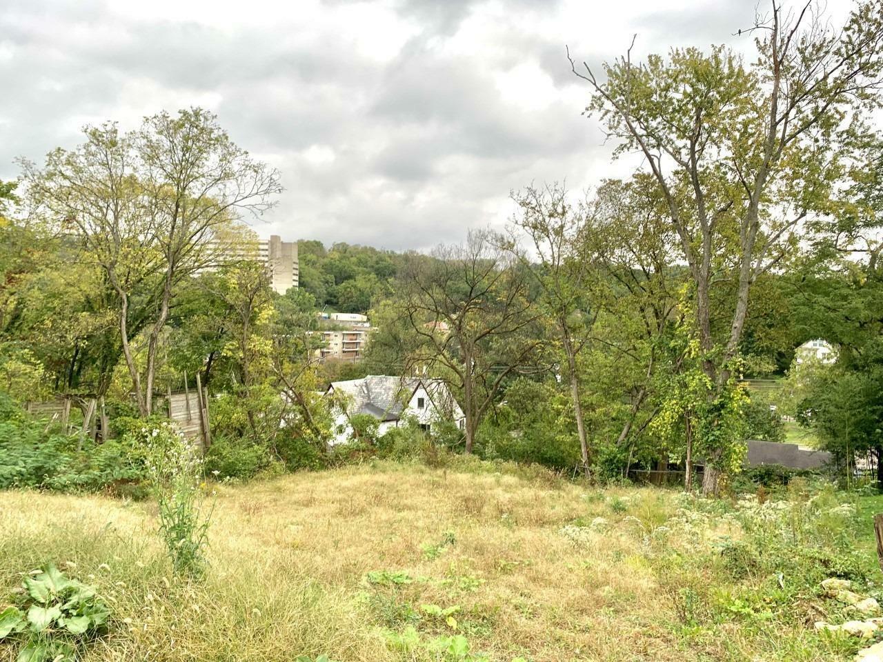 Property Photo: 880 Clifton Crest Ter OH 45220