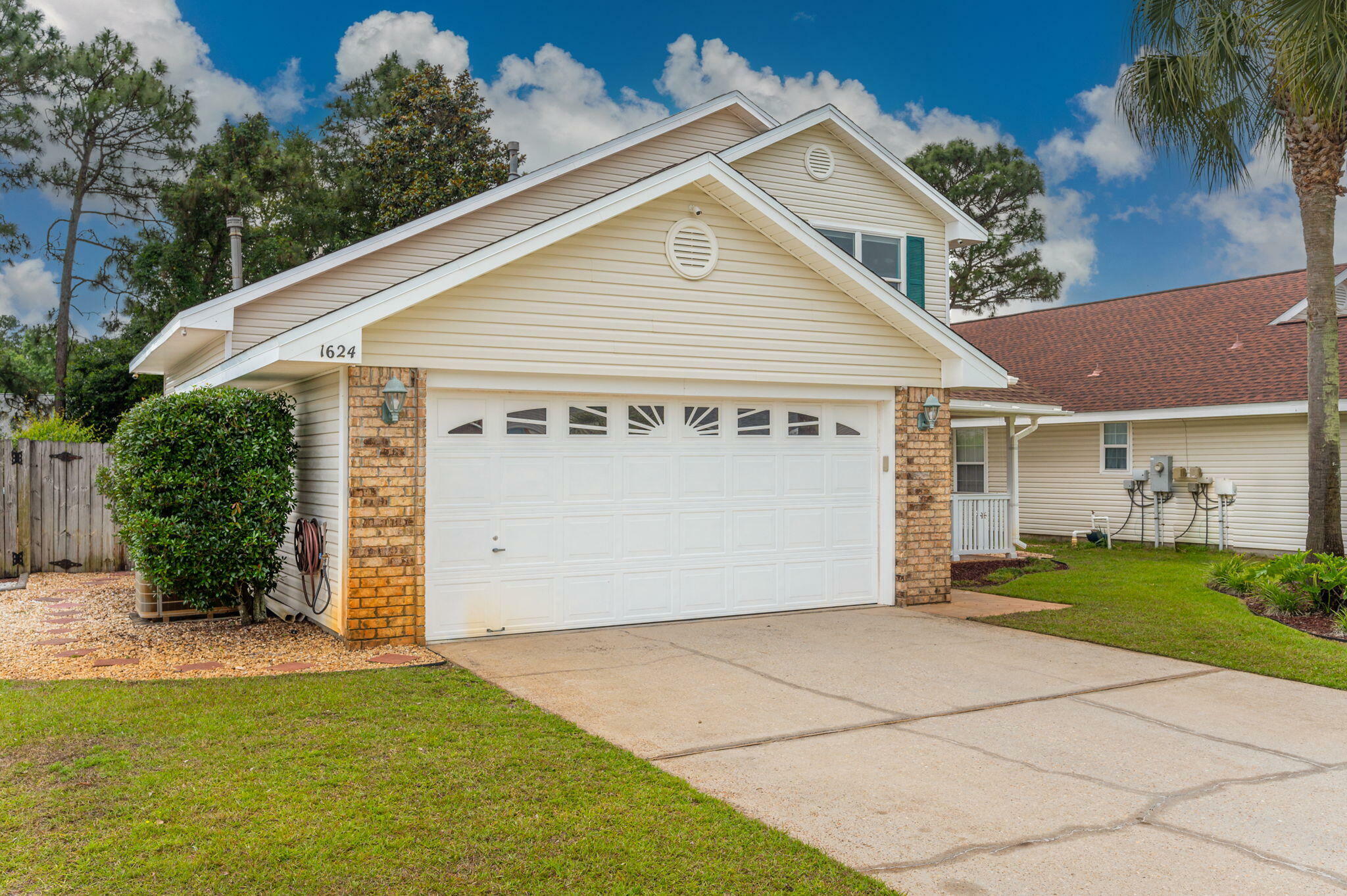 Property Photo: 1624 Florence Avenue FL 32547