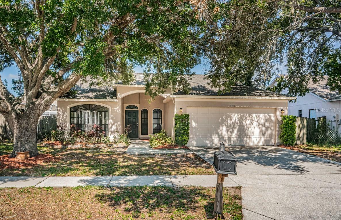 Property Photo: 13310 Silvercreek Drive FL 33579