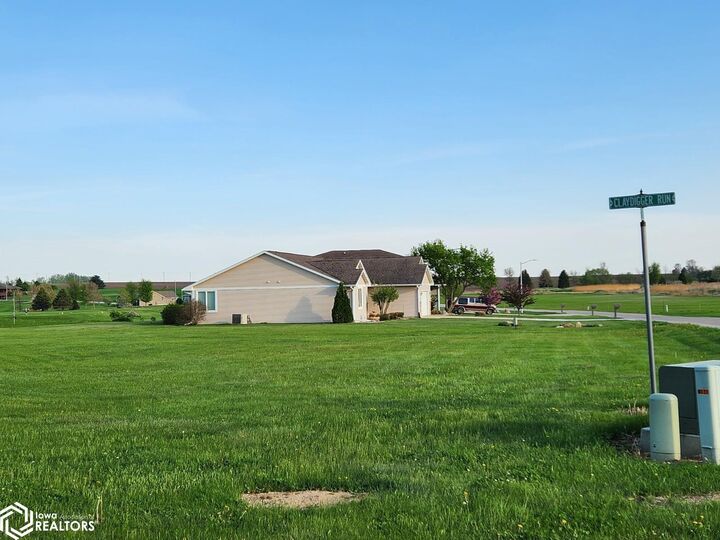 Property Photo: 600 Claydigger Run IA 50475