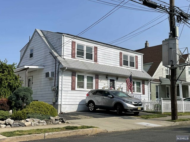 Property Photo:  426 Union Street  NJ 07072 
