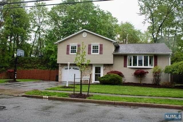 Property Photo:  58 Arcadia Road  NJ 07442 