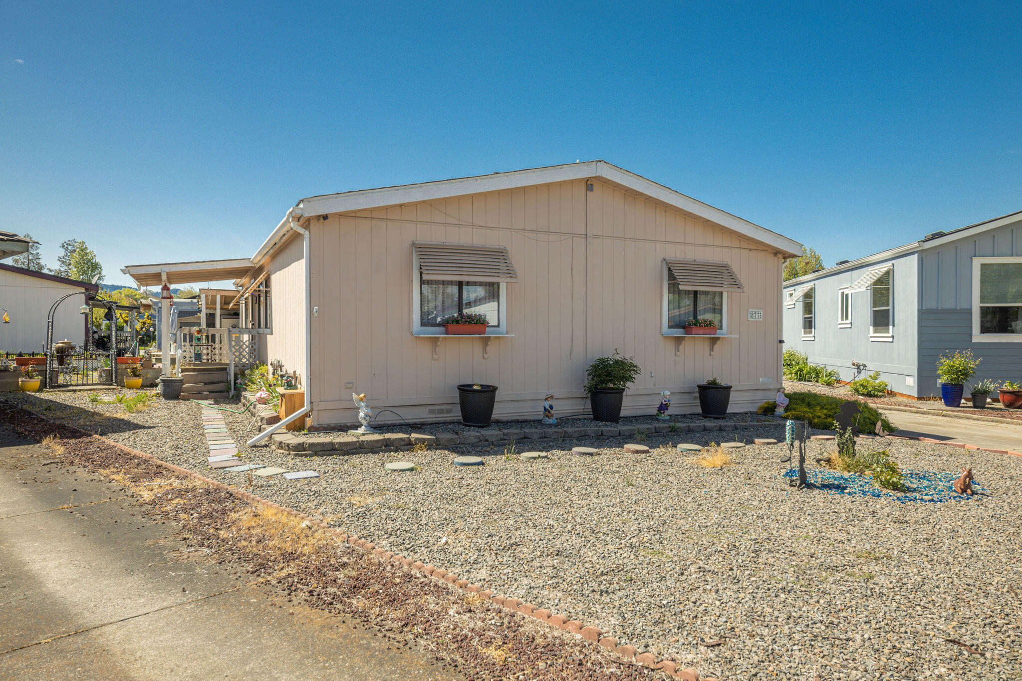 Property Photo: 877 Krissy Dee OR 97501