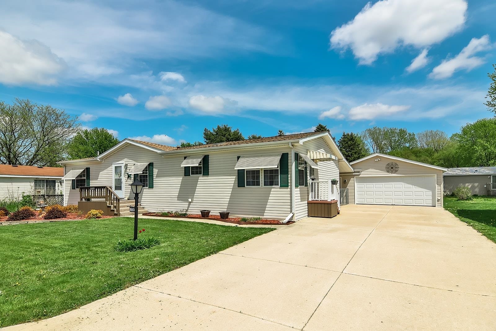 Property Photo:  8685 Dutch Elm Court  IL 61073 