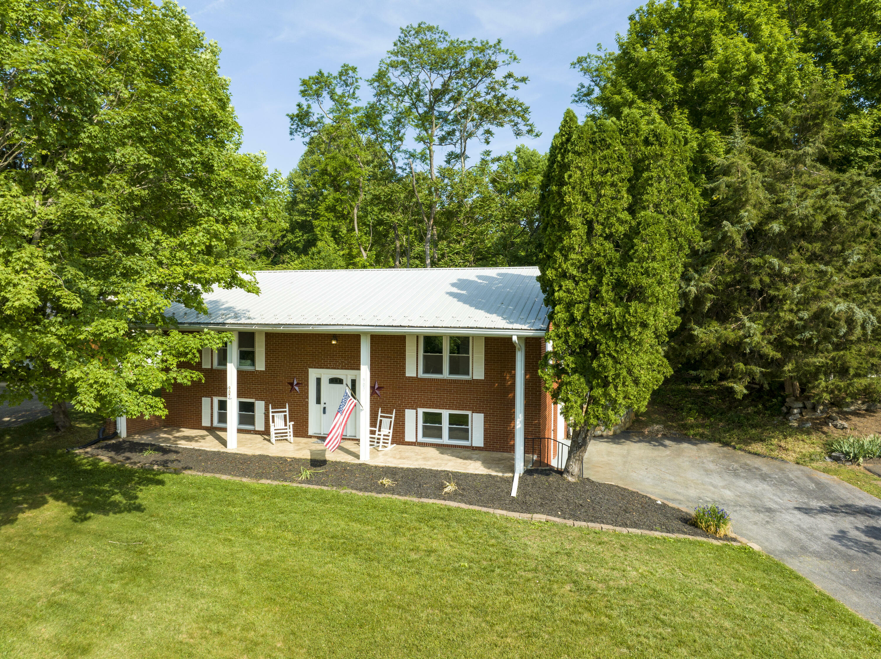 Property Photo:  907 Ridgefield Drive  TN 37601 