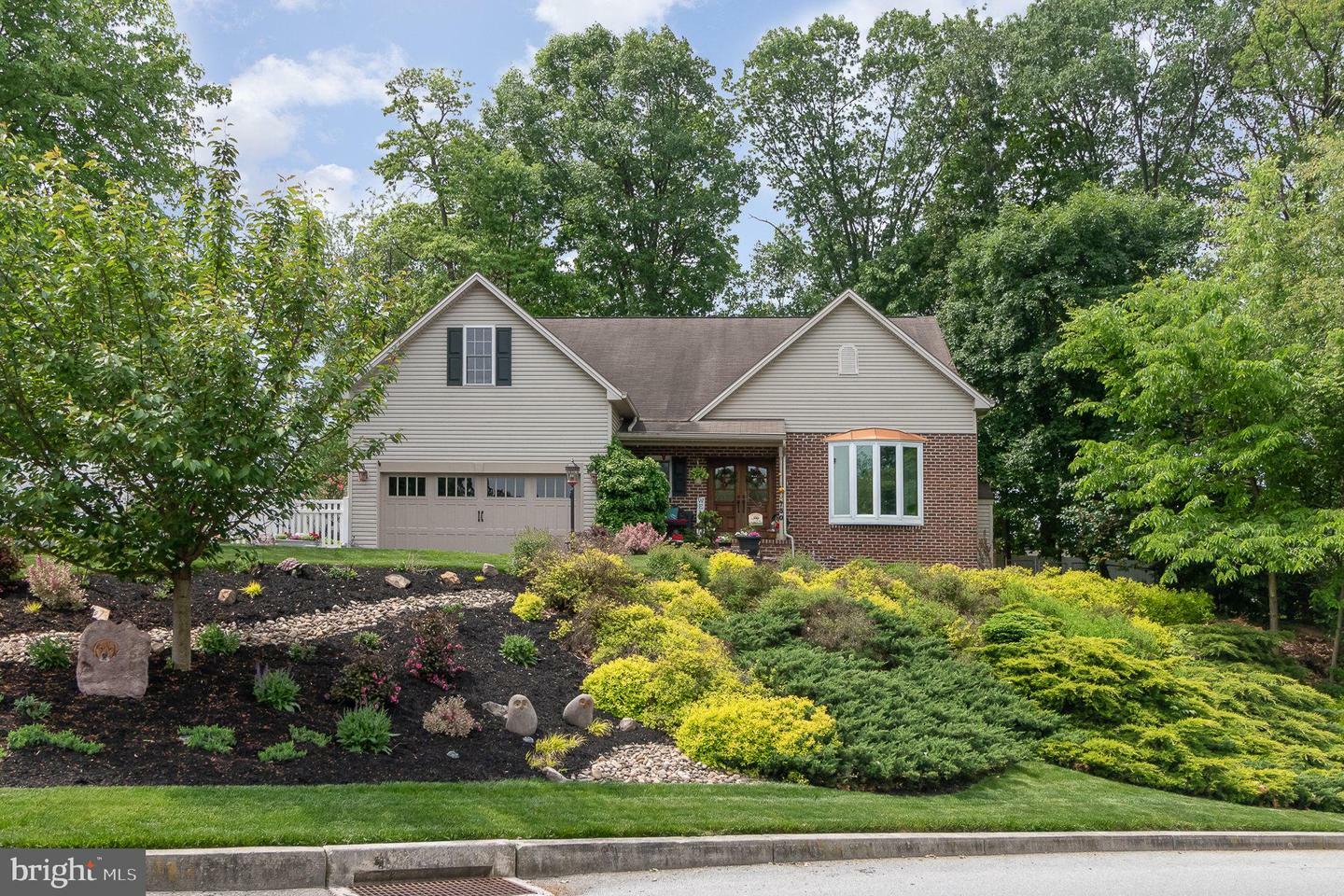 Property Photo: 750 Harvest Drive PA 17111