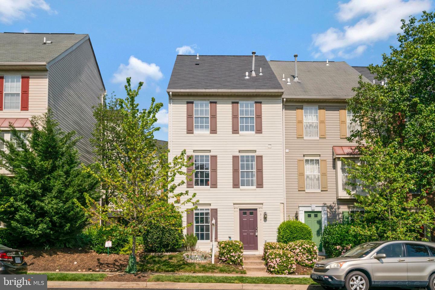 Property Photo:  2181 S Shirlington Road  VA 22204 