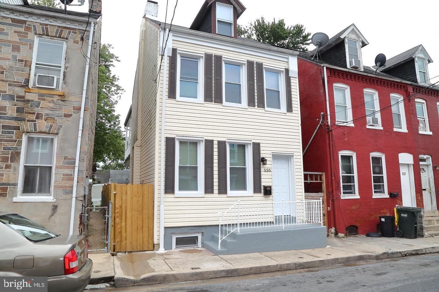Property Photo:  535 Woodward Street  PA 17602 