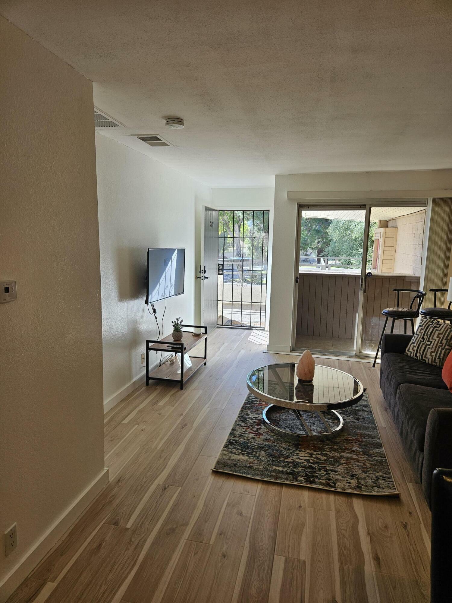 Property Photo:  420 N Villa Court 208  CA 92262 