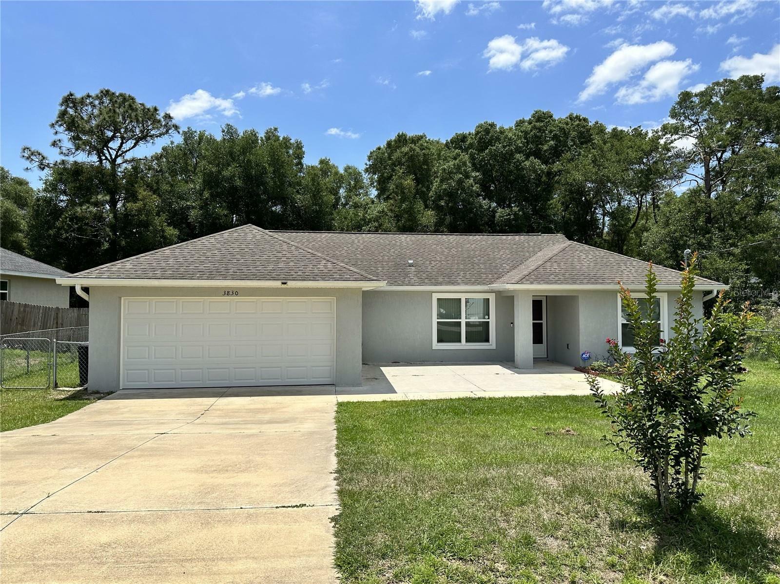 Property Photo:  3830 SE 139th Street  FL 34491 