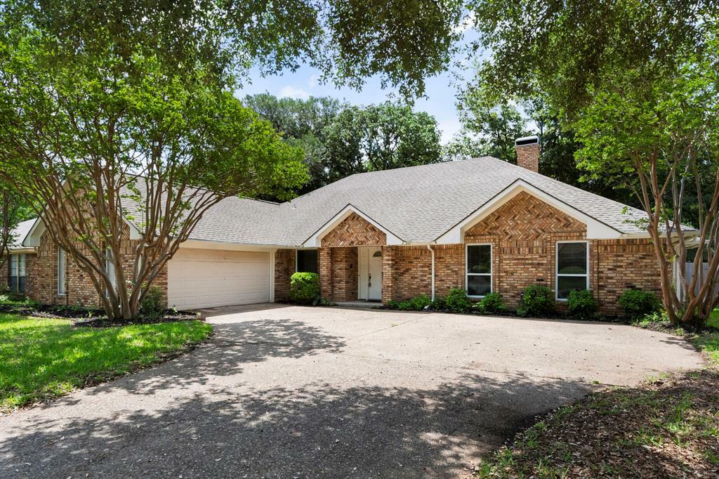 Property Photo:  5208 Oak Springs Drive  TX 76016 