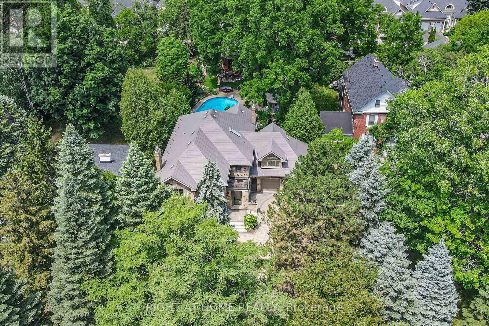 Property Photo:  375 Lakeshore Road West  ON L6K1G4 