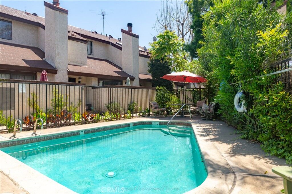 Property Photo:  9555 Woodman Avenue 6  CA 91331 