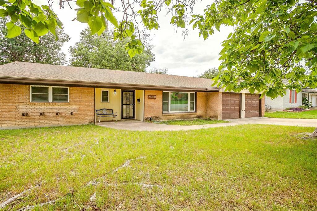 Property Photo: 3000 Conejos Drive TX 76116