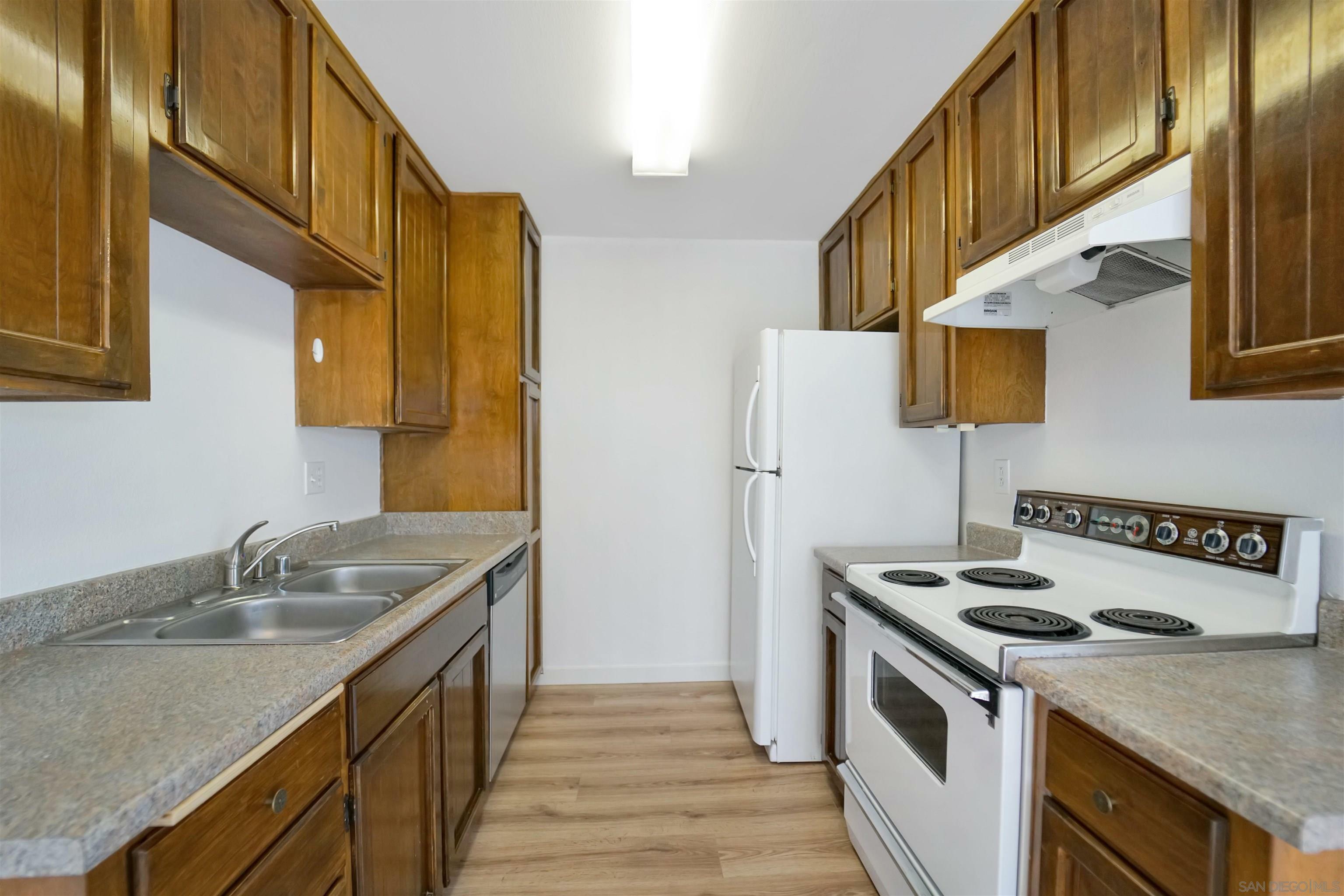 Property Photo:  1059 Naranca Ave  CA 92021 